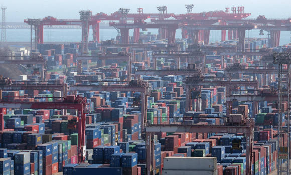 반도체 호조에…올해 성장률 전망치 2.0%