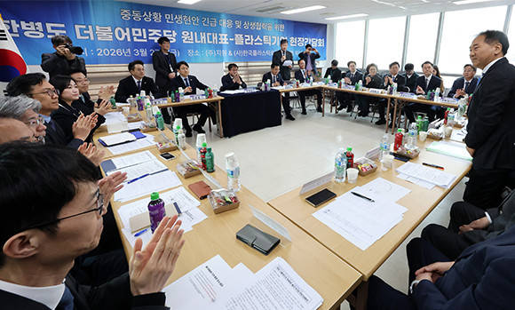 '나프타'이어 '석화 제품'도…수출 금지 검토