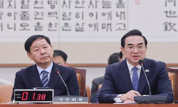 내년 예산, 재량 15%·의무 10% 감축 추진