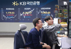 코스피, 종전 협상 불확실성에도 실적 기대에 '사상 최고치'…코스닥 0.36%↑