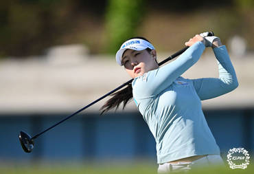 최정원, 'KLPGA NH투자증권' 1R 단독 선두