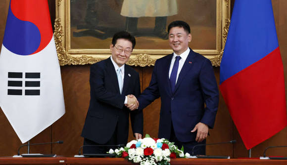 李 