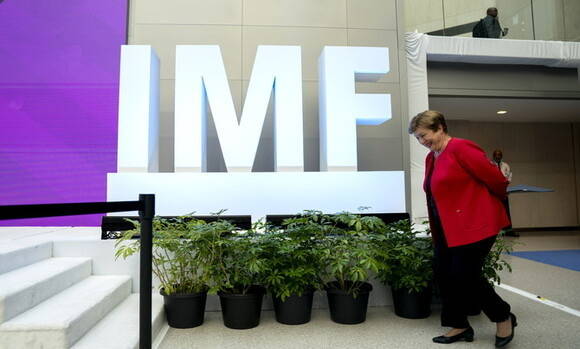 IMF, 韓 성장률 2.6→3.3% 상향