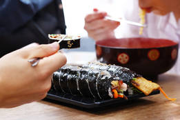 김밥 4000원·비빔밥 1만2000원 눈앞…외식물가 부담 커진다