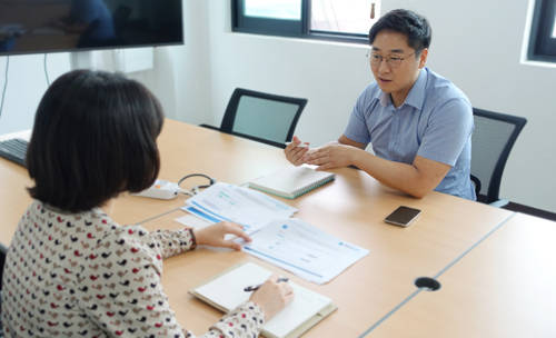수출입 초보자라도 1:1 맞춤 컨설팅을 통해 누구나 쉽게 수출입을 할 수 있도록 돕고 있다. ⓒ 트레드링스