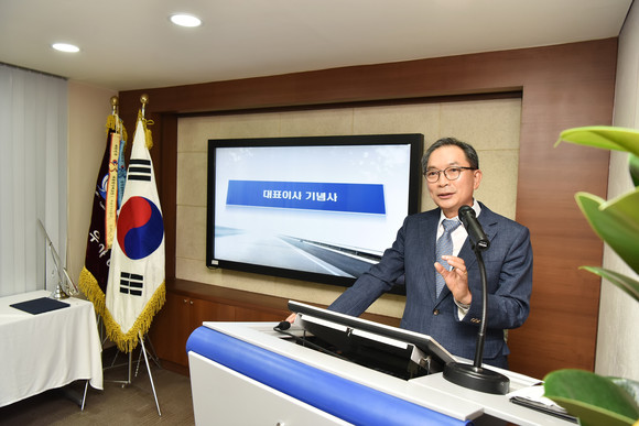 삼우아이엠씨 창립 17주년을 맞아 김기헌 회장이 기념사를 하고 있다. ⓒ 삼우아이엠씨