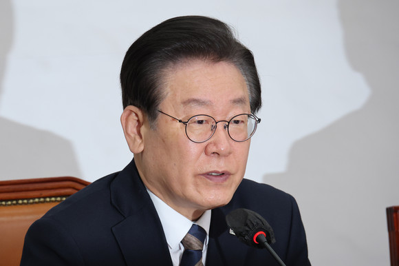 이재명 더불어민주당 대표가 15일 국회에서 열린 최고위원회의에서 발언하고 있다. ⓒ 연합뉴스