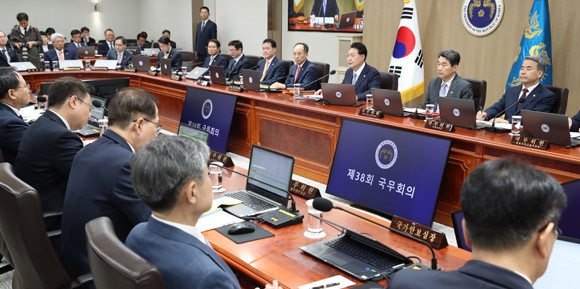 윤 대통령은 이번 순방에서 북핵 문제에 대해 한일중 정상회의 재개를 지지했다. ⓒ 연합뉴스