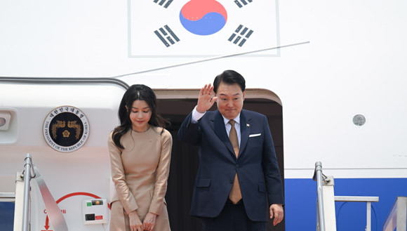 윤석열 대통령은 미국 뉴욕에서 개최된 '지28차 유엔총회 고위급회기' 참석을 위해 18일 출국했다. ⓒ 대통령실