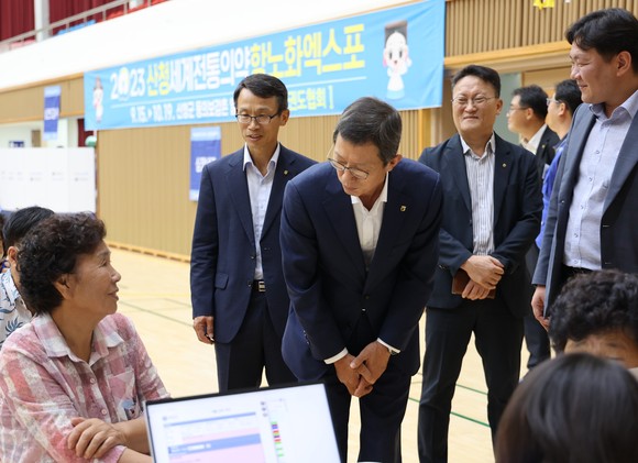 NH농협생명이 제4차 농촌의료지원 봉사활등을 지난 16일 실시했다. ⓒ NH농협생명