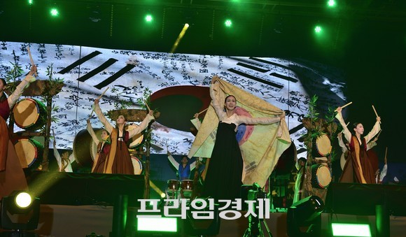 열린 천안흥타령춤축제 2019 개막식 모습. ⓒ 프라임경제