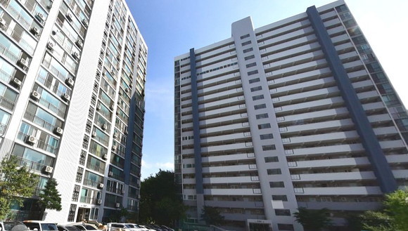 정부가 지난 2월 제정 추진을 발표한 '1기 신도시 특별법'도 국회를 통과하지 못하고 계류되고 있다. 사진은 '1기 신도시' 평촌·산본 일대 아파트 단지. Ⓒ 프라임경제