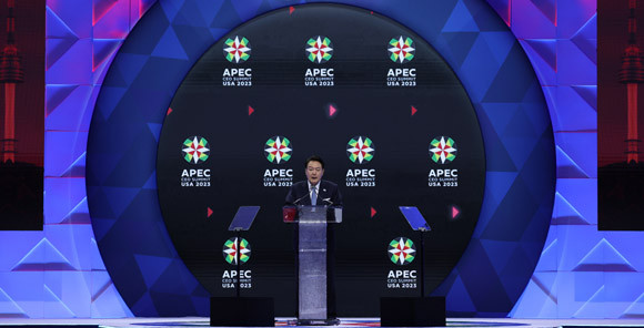 윤 대통령은 APEC CEO 서밋에서 아태지역 청년 과학 인재 교류 이니셔티브를 제안했다. ⓒ 연합뉴스