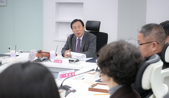 최민호 시장은 20일 시청 집현실에서 '2023년 노사민정협의회 본회의'를 개최하고 있다. ⓒ 세종시
