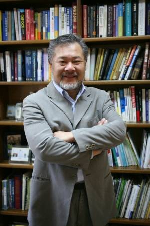 다음카카오는 17일 이용자 정보보호 등 프라이버시 정책 전반에 걸쳐 전문적 검증을 받기 위해 전문가 10명으로 구성된 프라이버시정책자문위원회(위원장 정태명 성균관대학교 소프트웨어학과 교수)를 출범시켰다. ⓒ 다음카카오