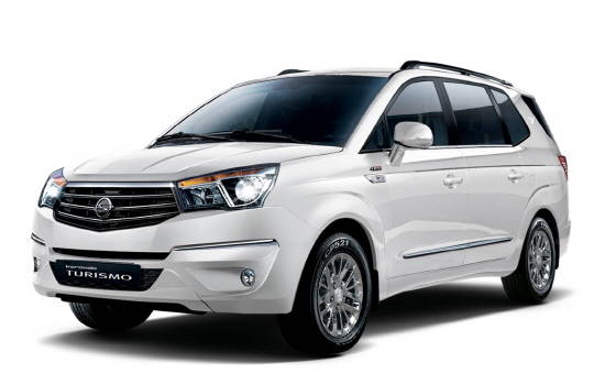 쌍용차가 새롭게 선보인 코란도 투리스모 익스트림은 엔트리 트림에 다양한 소비자 선호사양을 추가하면서도 가격 인상을 최소화해 구매 부담을 낮췄으며'전용 엠블럼'으로 익스트림 오너만의 자부심을 부여한다. Ⓒ 쌍용자동차