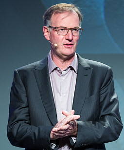 데이빗 굴든 EMC 사장이 EMC 월드 2015 기조연설을 진행하고 있다. ⓒ EMC