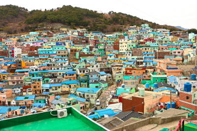 롯데호텔부산 엘티이 로드 꼬불꼬불 골목탐방 코스에 포함된 감천문화마을 전경. ⓒ 롯데호텔부산