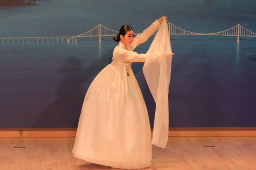 무용부분 참가자가 예선을 위해 공연 중이다. = 나광운 기자