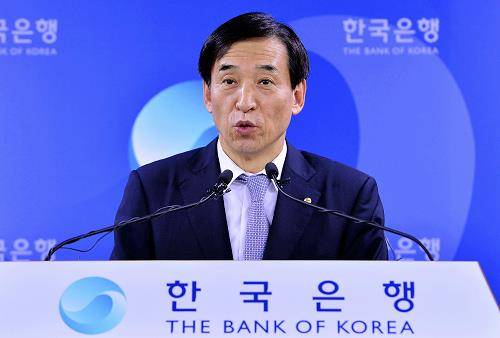 한국은행은 지난 11일 시장의 예상대로 기준금리를 기존 1.25%로 동결했다. 통화정책 방향 설명하는 이주열 한국은행 총재. ⓒ 뉴스1