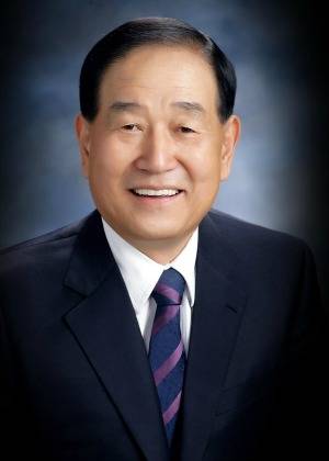 '자랑스러운 전남인 상' 경제분야에 선정된 김윤중 회장. ⓒ 순천시