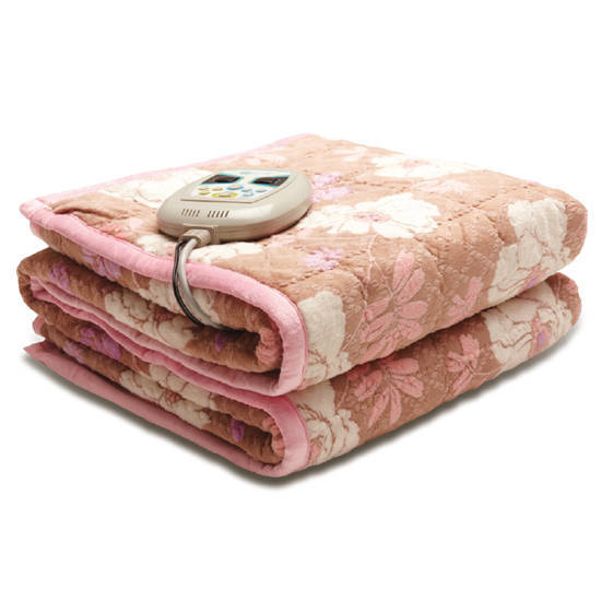 와플케어 스마트 온열매트는 탄소나노섬유를 사용한 DC매트로 제작해 기존 매트보다 한결 얇고 가벼운 완제품을 자랑한다. ⓒ 와플케어