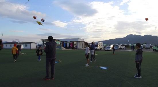 강진군에서는 '춤추는 갈대축제' 기간 동안 캠핑 페스티벌도 함께 개최했어요. ⓒ 강진군청