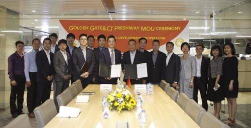 CJ프레시웨이와 베트남 골든게이트가 MOU를 체결하고 있다. ⓒ CJ프레시웨이