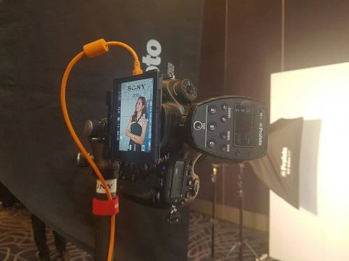 소니가 4년 만에 선보이는 A마운트 제품 A99 II. 반투명 미러를 통해 DSLR 및 미러리스 카메라의 장점을 모두 갖췄다. ⓒ 프라임경제