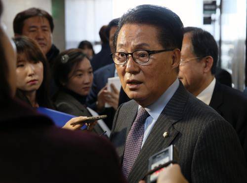 더불어민주당, 국민의당, 정의당 등 야3당은 24일 원내대표 간 회동을 갖고 박근혜 대통령에 대한 탄핵소추안 공동발의 작업에 착수한다. ⓒ 뉴스1