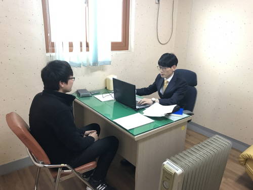 12월 한달 간 매주 첫째주, 셋째주 월요일 마을변호사가 민원인에게 법률적인 자문을 지원한다. ⓒ 여주시