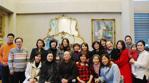 '12월의 우아한 브런치'는 우리 아이들을 위한 한마음 후원회로 경매로 마련된 수익금은 아동학대방지시민모임과 발달장애인 미디어 제작비 지원에 쓰인다. = 김경태 기자