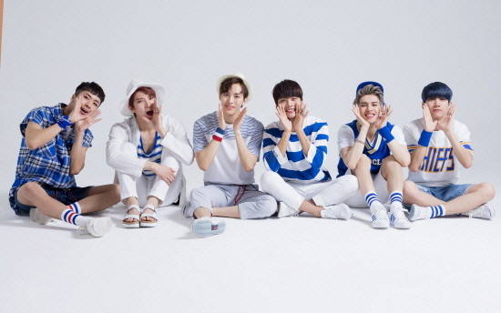 롯데호텔 홍보모델 빅스(VIXX)가 (주)부산롯데호텔 개관 20주년을 기념한 촬영을 했다. ⓒ ㈜부산롯데호텔