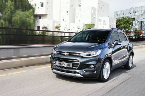 '소형SUV 개척자' 더 뉴 트랙스는 기존 퍼포먼스와 주행성능은 유지하는 동시에 트렌드에 맞춘 세련되고 과감한 외관과 고급스런 인테리어 등 완전히 새로운 모습으로 탈바꿈했다. ⓒ 한국GM