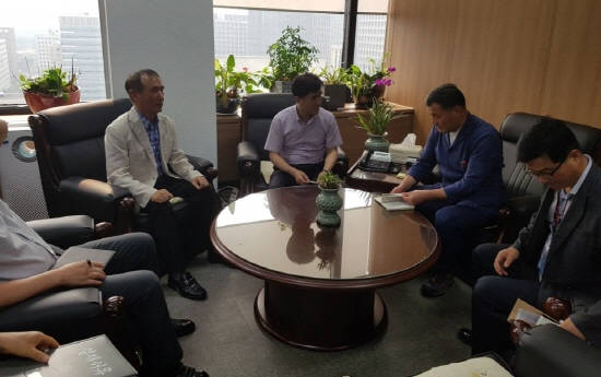 오규석 기장군수와 최종배 사무처장 면담 모습. ⓒ 기장군