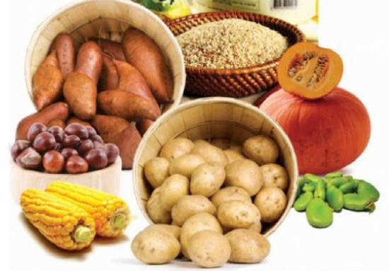 좋은 탄수화물을 알맞은 양을 잘 먹으면 피속의 당분을 천천히 올려줘서 운동하는 힘이 되고 근육이 망가지는 것도 막아줘요. ⓒ 네이버 블로그