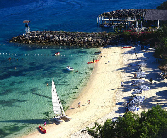 해외여행을 하다가 혹시 사고가 나도 해외여행자보험에 가입하면 사고에 대해 미리 준비할수 있다고 해요. 사진은 동남아시아 세부의 한 리조트 해변가 전경이예요. ⓒ 네이버 블로그