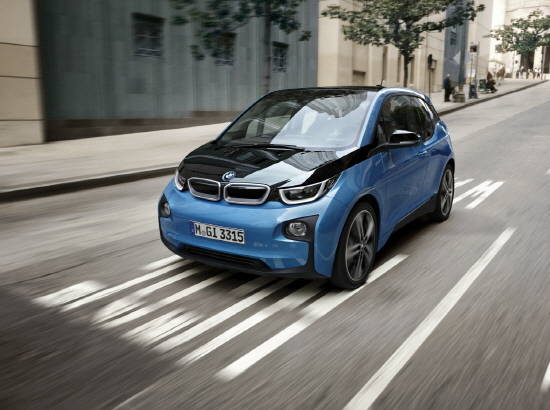 BMW i 브랜드 순수 전기차인 BMW i3는 '배기가스 제로'라는 지속가능한 미래 이동수단이며 도시에서 드라이빙 즐거움을 선보일 혁신적인 전기자동차다. ⓒ BMW 코리아