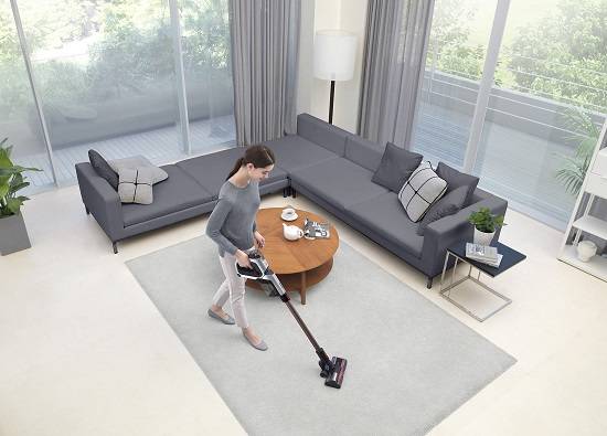 올해 들어 국내 핸드스틱형 무선청소기 경쟁이 심화되고 있다. 사진은 삼성전자 핸드스틱형 무선청소기 파워건. ⓒ 삼성전자