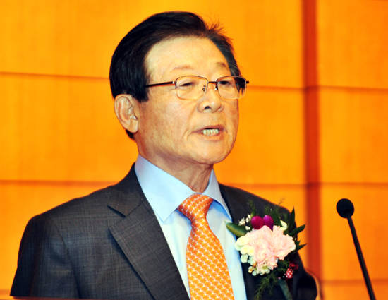이근영 동부그룹 신임회장이 27일 취임식에서 소감을 밝히는 모습. ⓒ 동부그룹 제공