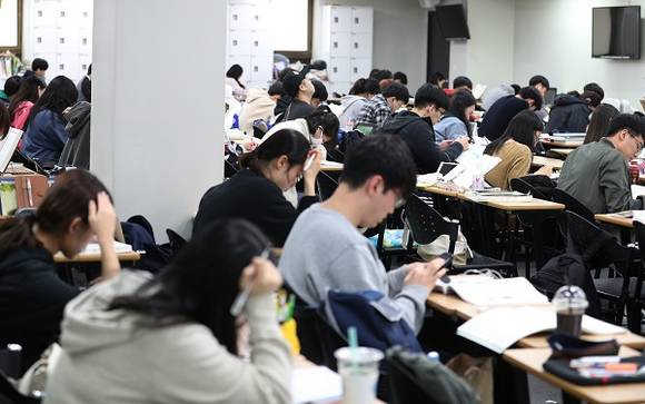 김석준 학생은 직장을 구하고 자신이 하고 싶은 일에 대해 고민하고 있는 청년들을 위해 이번 활동을 생각하게 됐다고 말했어요. ⓒ 뉴스1