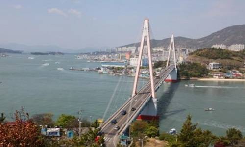 1984년에 개통된 돌산1대교. ⓒ 여수시