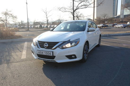 닛산 알티마 가솔린 2.5 모델은 출시 전후 당시보다 더 높은 월 평균 300~400대 수준의 판매량을 유지하며 '수입차 브랜드 내 스테디셀러 모델'로 자리 잡고 있다. ⓒ 프라임경제