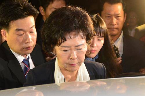 신영자 롯데장학재단 이사장이 5일 롯데쇼핑 등기이사직에서 물러났다. ⓒ 뉴스1