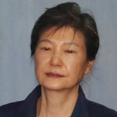 박근혜 전 대통령이 중형을 선고받아 항소심 등에서는 적극 대처할지 주목된다. ⓒ 뉴스1