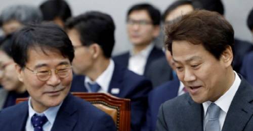 장하성 청와대 정책실장(왼쪽)과 임종석 청와대 비서실장. ⓒ 뉴스1