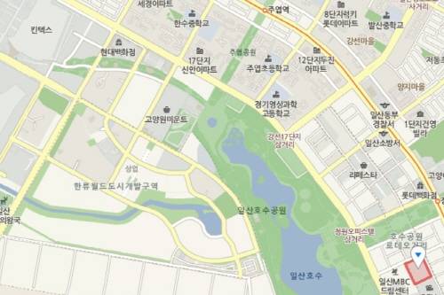 유령점포? 떴다방식 임시 점포? 킨텍스 프레스센터에 마련된 파리바게뜨 판매시설이 관련 법을 어긴 휴게음식점이라는 우려가 나온다. 사진은 매출전표상 주소와 실제 킨텍스간 거리를 보여주는 지도. ⓒ 네이버