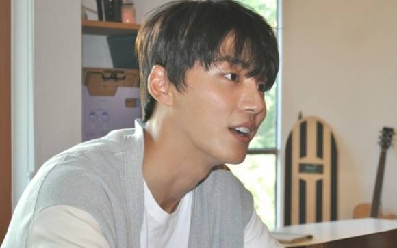 배우 윤시윤씨의 모습이에요. ⓒ 휴먼에이드포스트