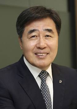 지난 8일 임시주주총회를 통해 김형 내정자가 신임 사장으로 선임됐다. 김 신임 사장은 오는 11일 취임식을 갖고 업무에 돌입한다. ⓒ 대우건설