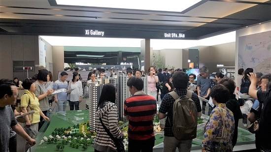 지난 8일 서울 영등포구 신길동 336-317일대에서 신길파크자이 견본주택이 문을 열고 본격분양에 돌입했다. 신길뉴타운의 인기로 이 날 견본주택엔 많은 인파가 몰렸다. = 남동희 기자